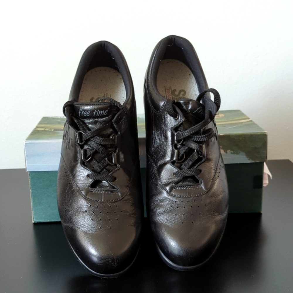 SAS FreeTime Black Walking Shoes